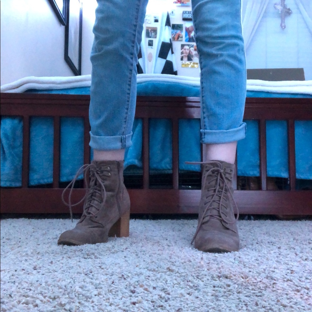 X2B heels